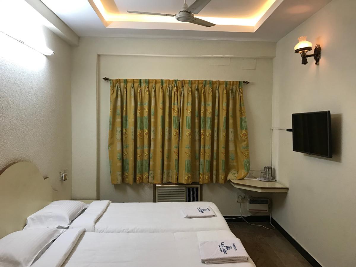 Akg Lodge Kanchipuram Luaran gambar
